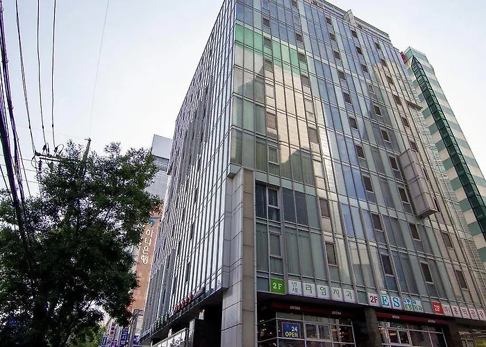 Brown Sinchon Hotel Seoel