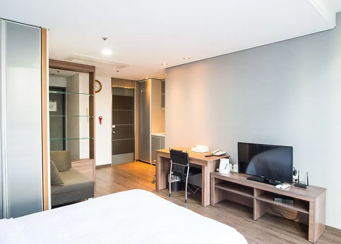 Hotel Brown Sinchon 3*