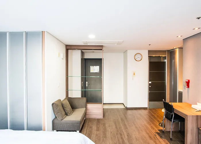 Brown Sinchon Seoel
