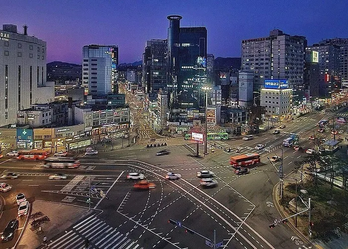 Brown Sinchon Hotel 3*