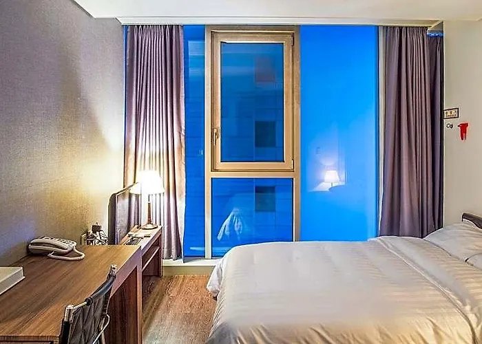 Hotel Brown Sinchon 3*