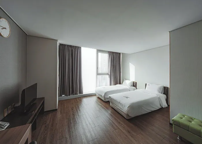 Hotel Brown Sinchon 3*