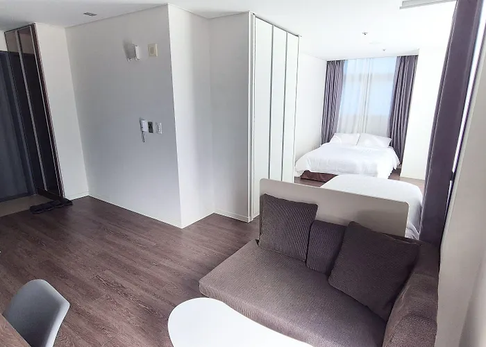 Brown Sinchon 3* Seul